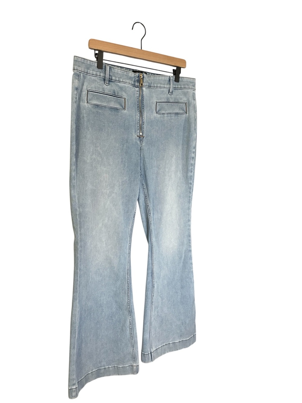 Women’s White House Black Market Flared light Wash Jeans